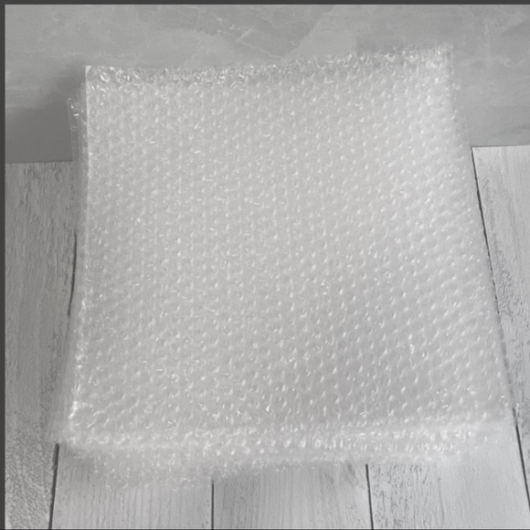 35 12X12 Sheets of Bubble Wrap PRICE IS FIRM - Picture 2 of 3